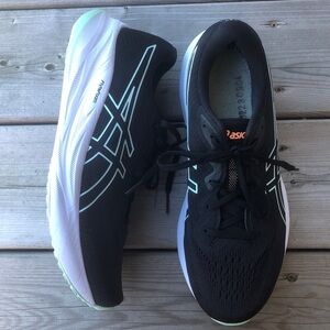 Women's 9 Asics Gel Pulse 15 Running Shoes Black Mint Green Runners